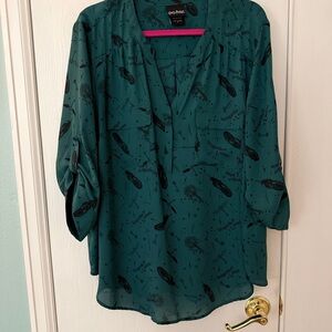 Chic Feather Print Blouse in Teal